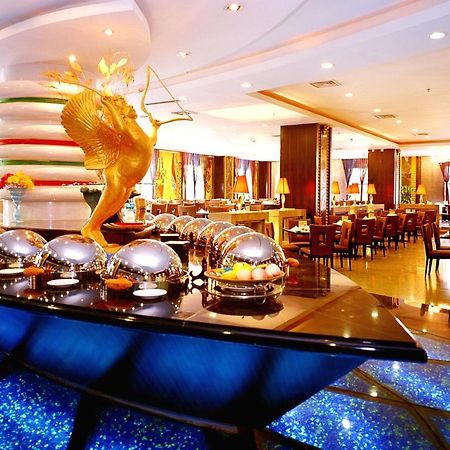Royal International Hotel Urumqi Esterno foto