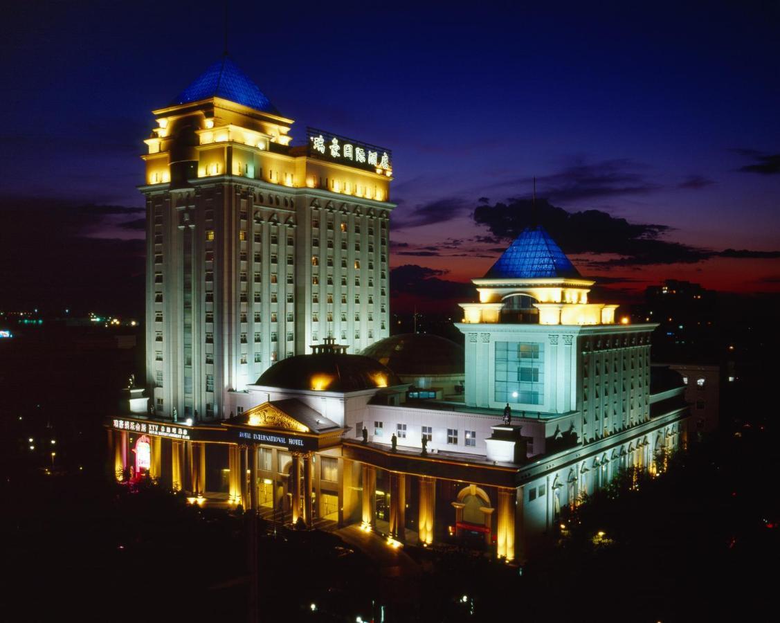 Royal International Hotel Urumqi Esterno foto